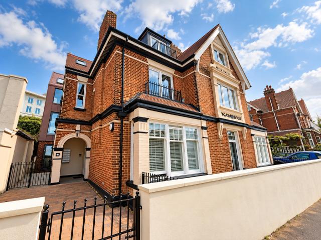 2 bedroom apartment to rent