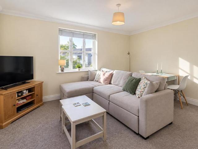 2 bedroom apartment to rent
