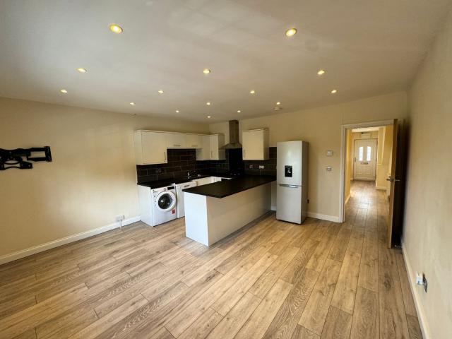 2 bedroom apartment to rent