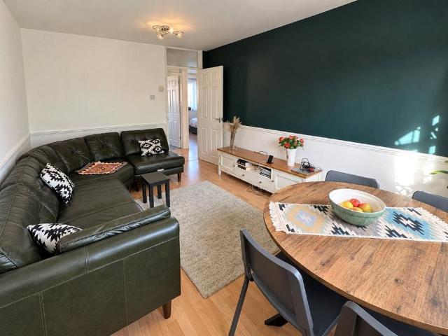 2 bedroom apartment to rent
