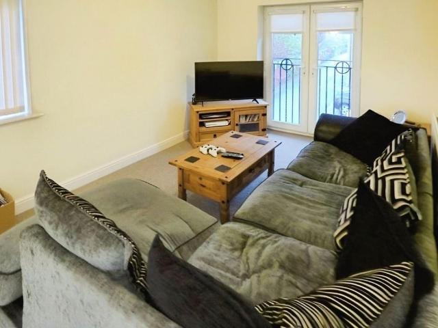 2 bedroom apartment to rent