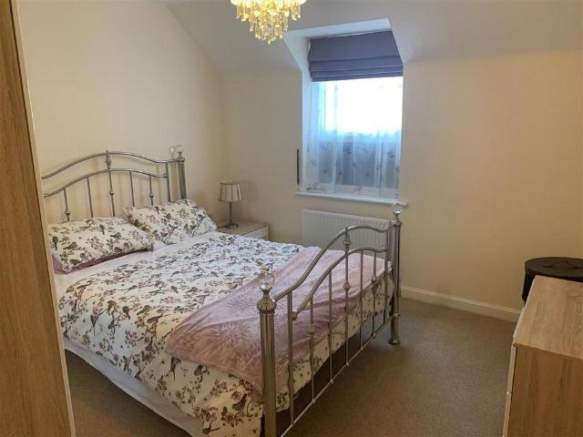 2 bedroom apartment to rent