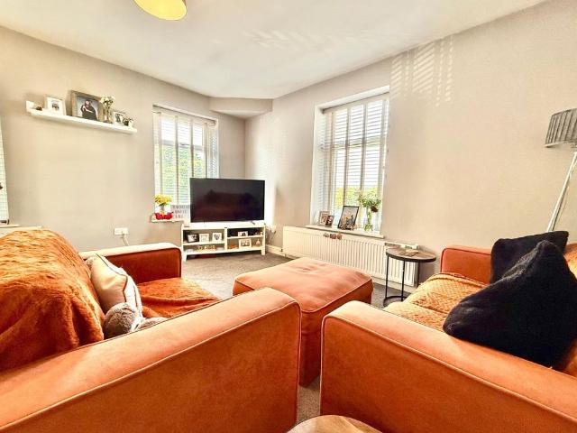 2 bedroom apartment to rent