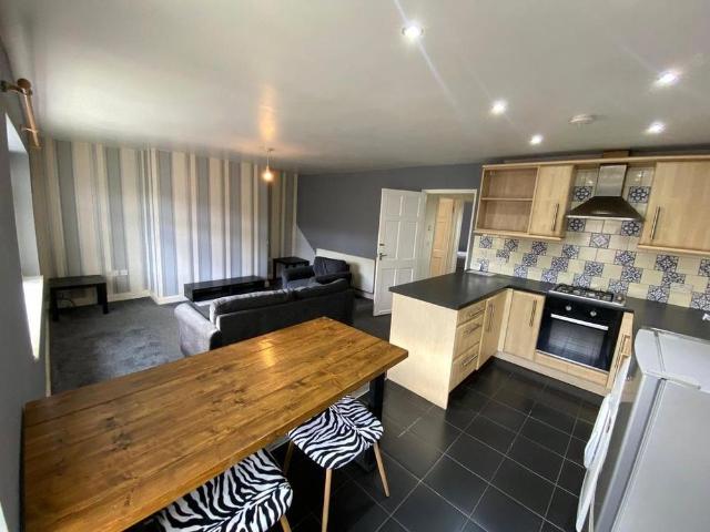 2 bedroom apartment to rent