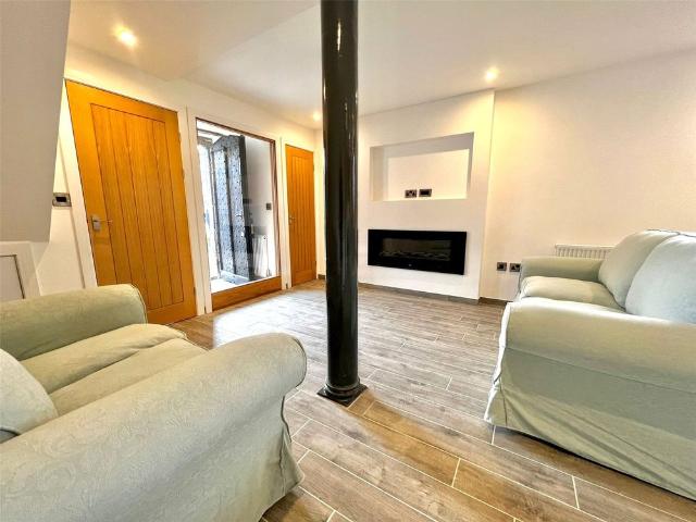2 bedroom apartment to rent