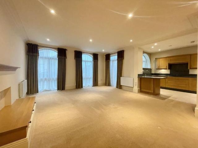 2 bedroom apartment to rent