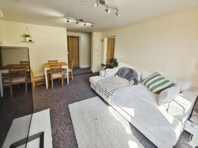 2 bedroom apartment to rent