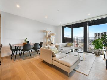 Nine Elms, London, Greater London - Garden