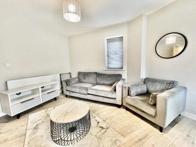 2 bedroom apartment to rent