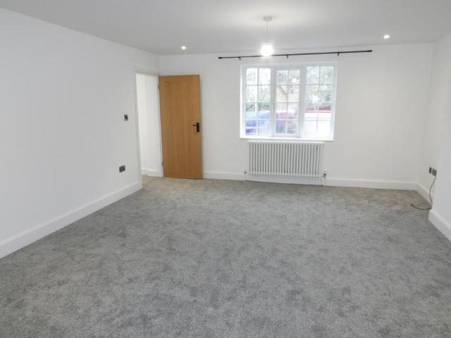 2 bedroom apartment to rent