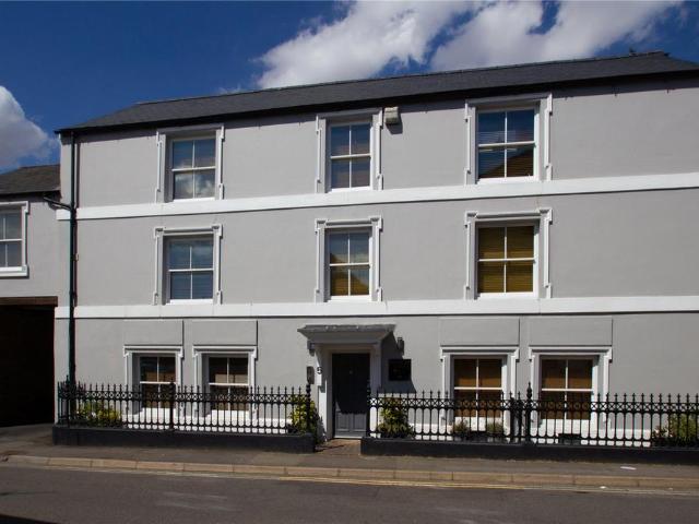 2 bedroom apartment to rent