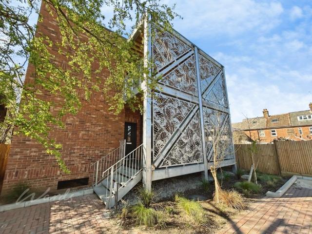 2 bedroom apartment to rent