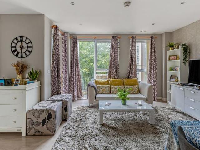 2 bedroom apartment to rent