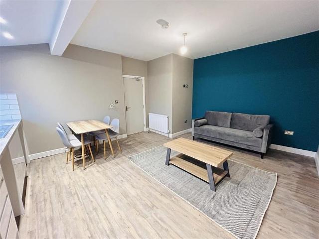 2 bedroom apartment to rent