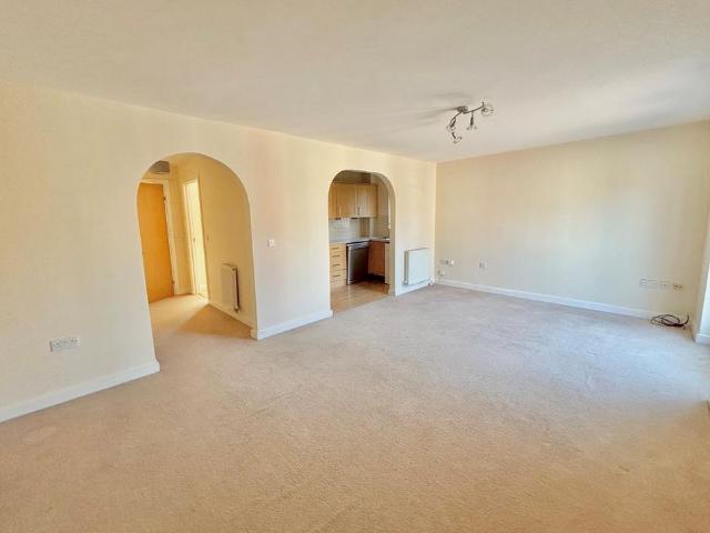 2 bedroom apartment to rent