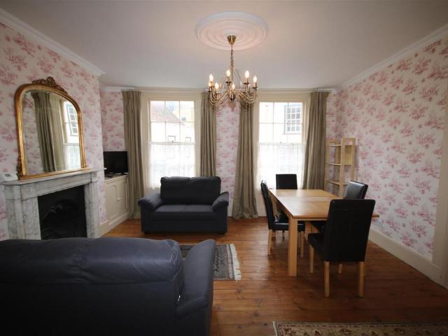 2 bedroom apartment to rent