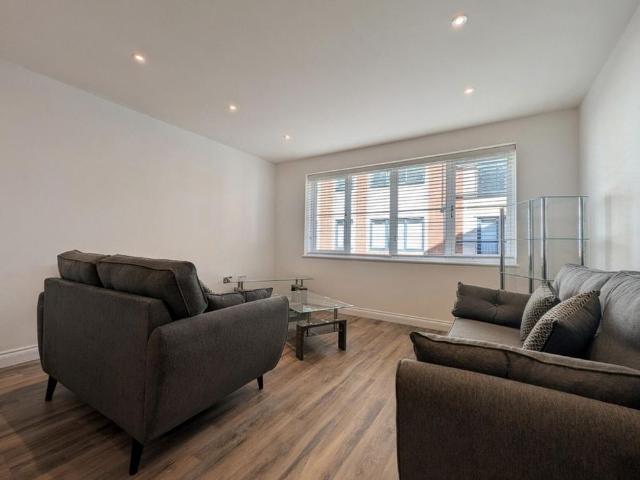 2 bedroom apartment to rent