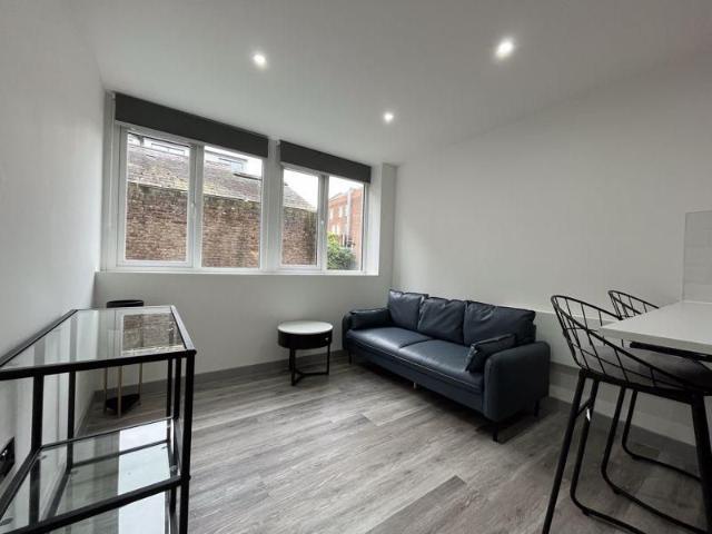 2 bedroom apartment to rent