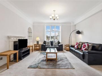 Mayfair, London, Greater London - Lift