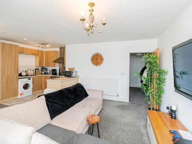 2 bedroom apartment to rent