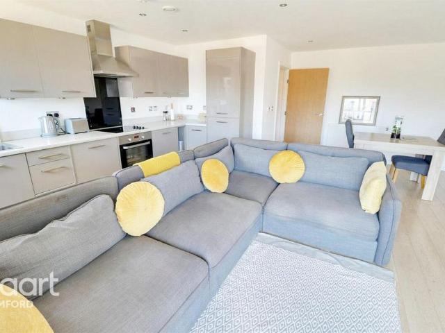 2 bedroom apartment to rent