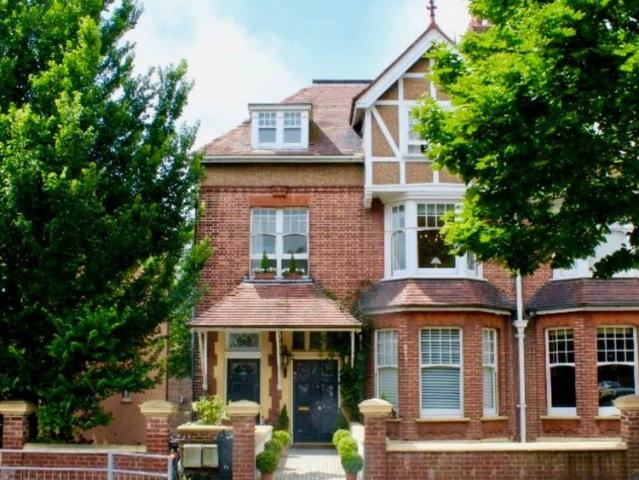 2 bedroom apartment to rent