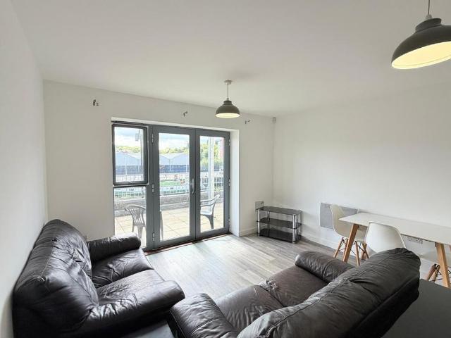 2 bedroom apartment to rent