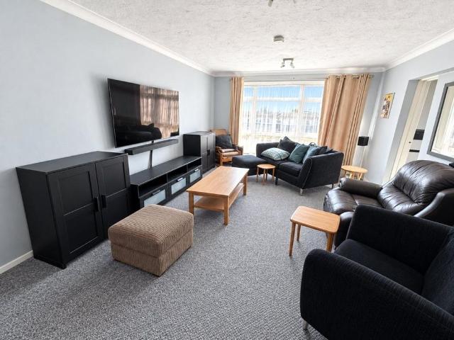 2 bedroom apartment to rent