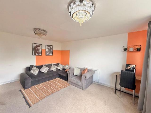 2 bedroom apartment to rent