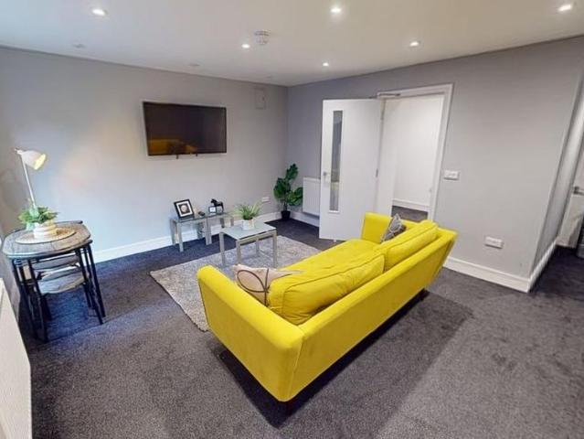 2 bedroom apartment to rent