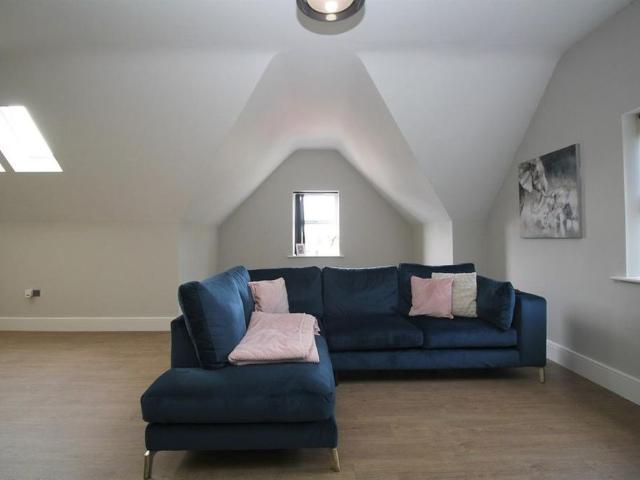 2 bedroom apartment to rent