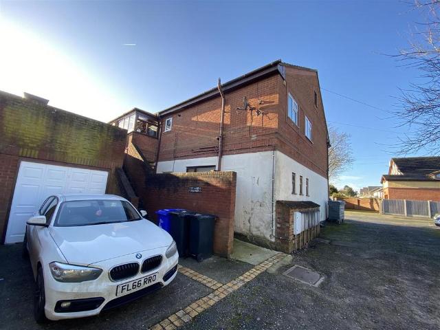 2 bedroom apartment to rent