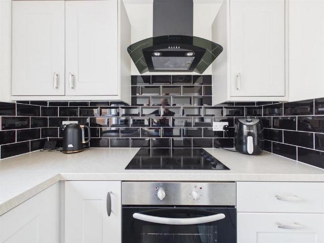 2 bedroom apartment to rent