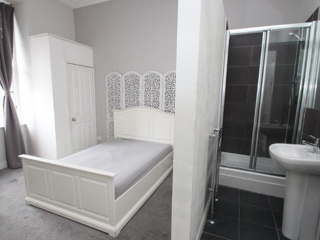 2 bedroom apartment to rent