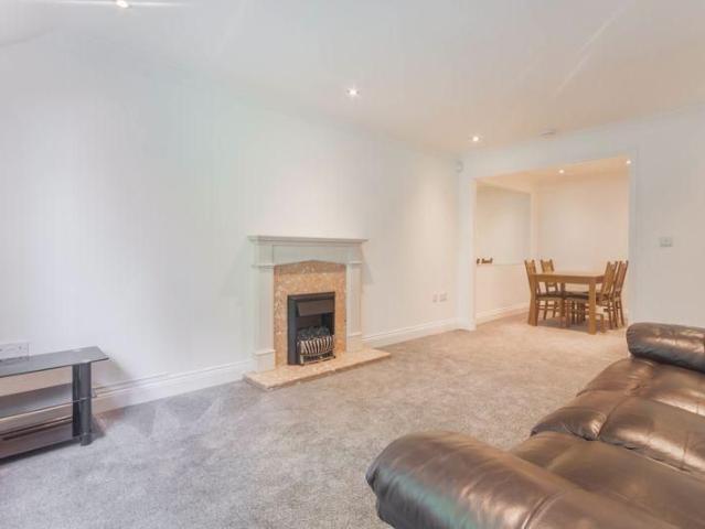 2 bedroom apartment to rent