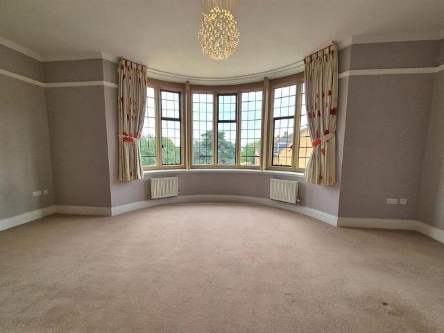 2 bedroom apartment to rent
