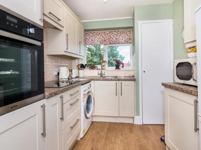 2 bedroom apartment to rent