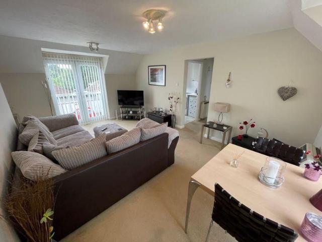2 bedroom apartment to rent