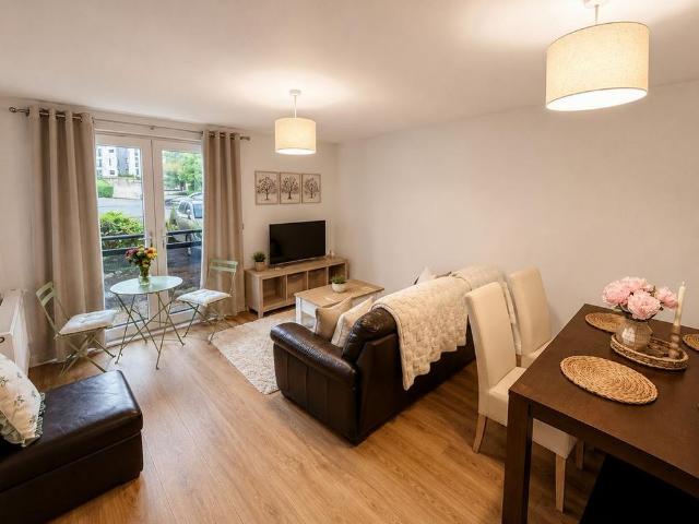 2 bedroom apartment to rent