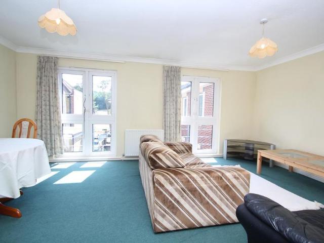 2 bedroom apartment to rent