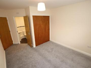 Apartment for rent in Brooklands - Parking