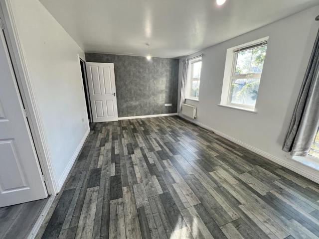 2 bedroom apartment to rent
