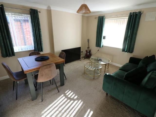 2 bedroom apartment to rent