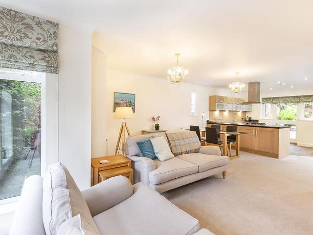 2 bedroom apartment to rent