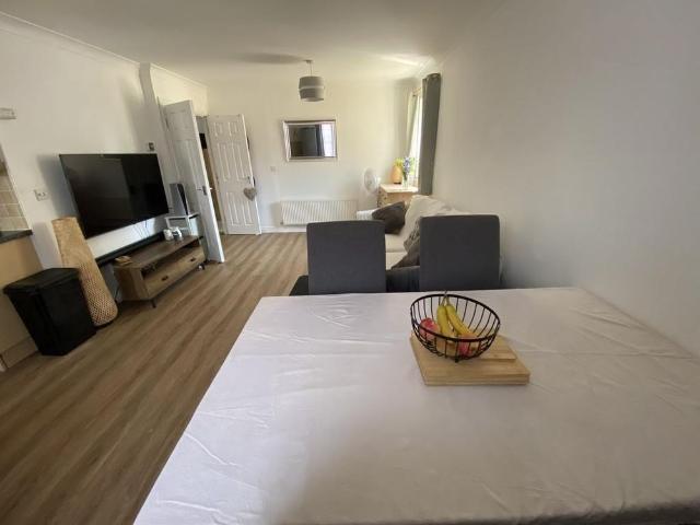 2 bedroom apartment to rent