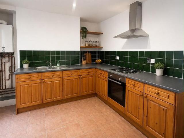 2 bedroom apartment to rent