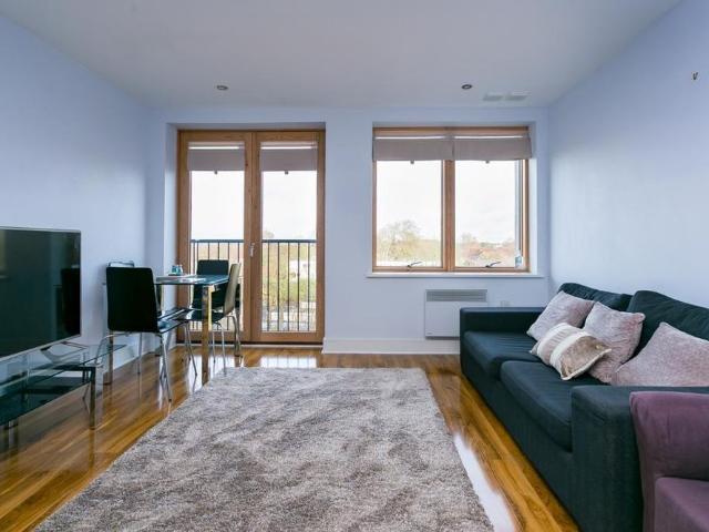 2 bedroom apartment to rent