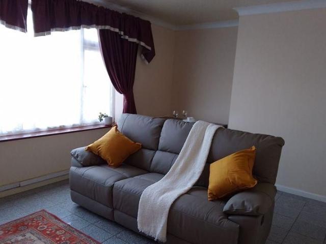 2 bedroom apartment to rent