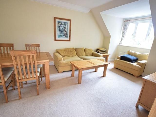 2 bedroom apartment to rent