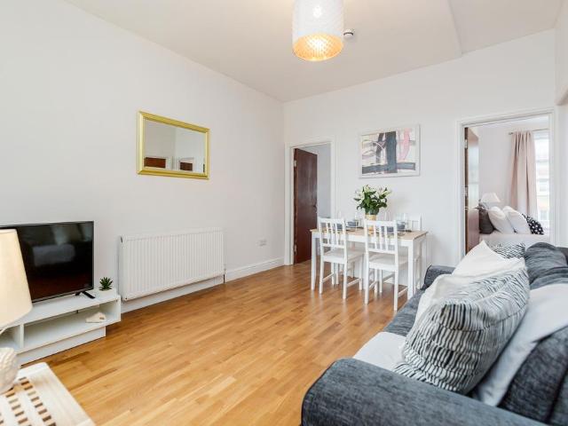 2 bedroom apartment to rent